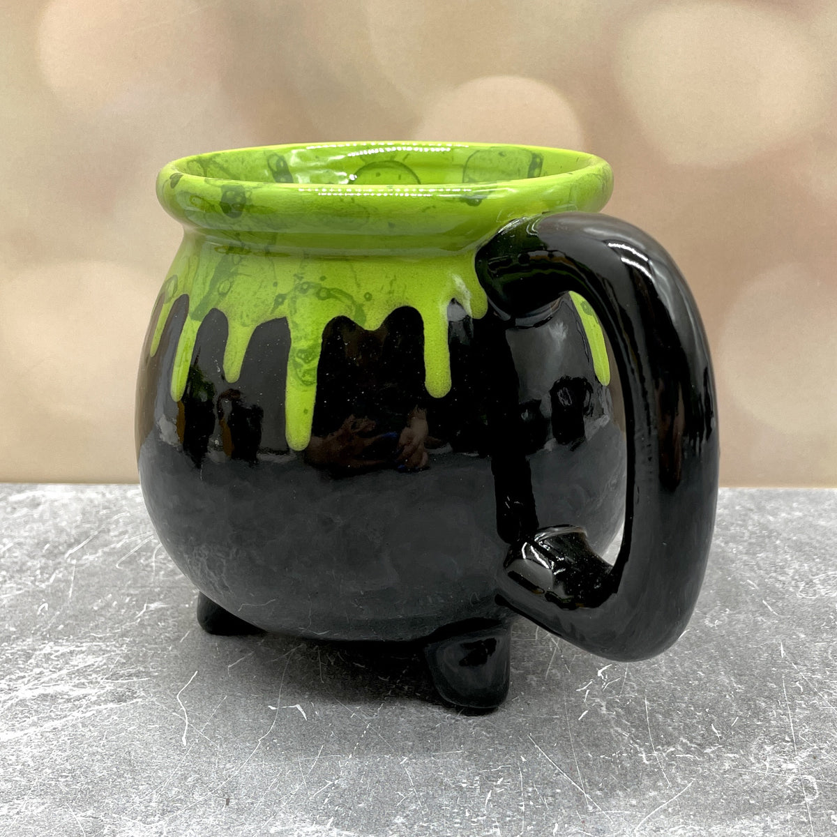 Cauldron Mug Green with Bubbles