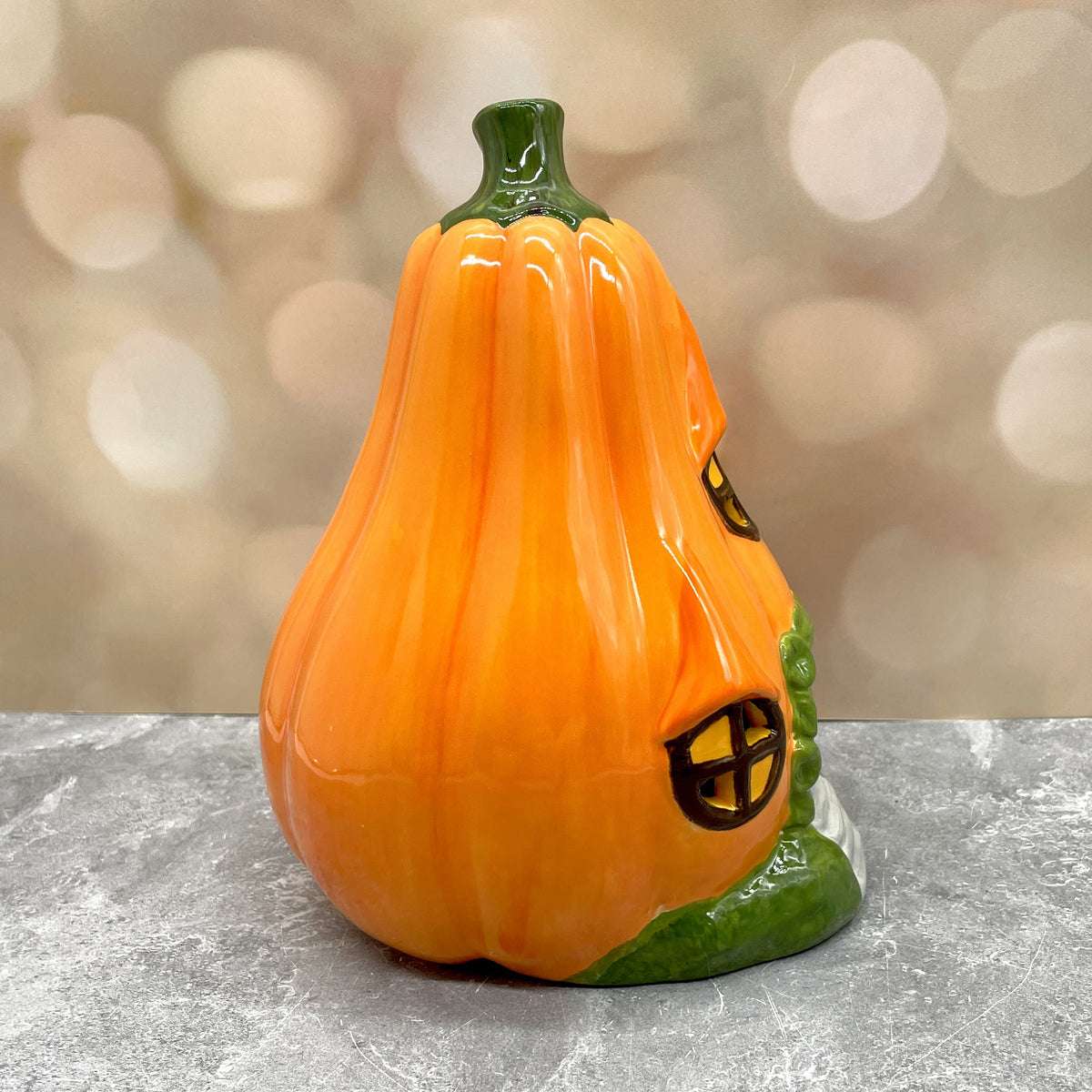 Pumpkin Cottage Light Up