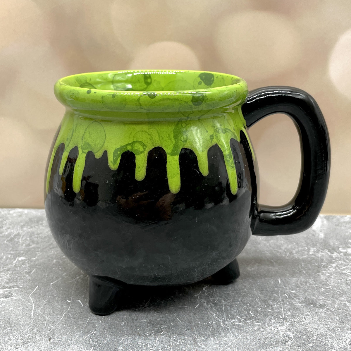 Cauldron Mug Green with Bubbles