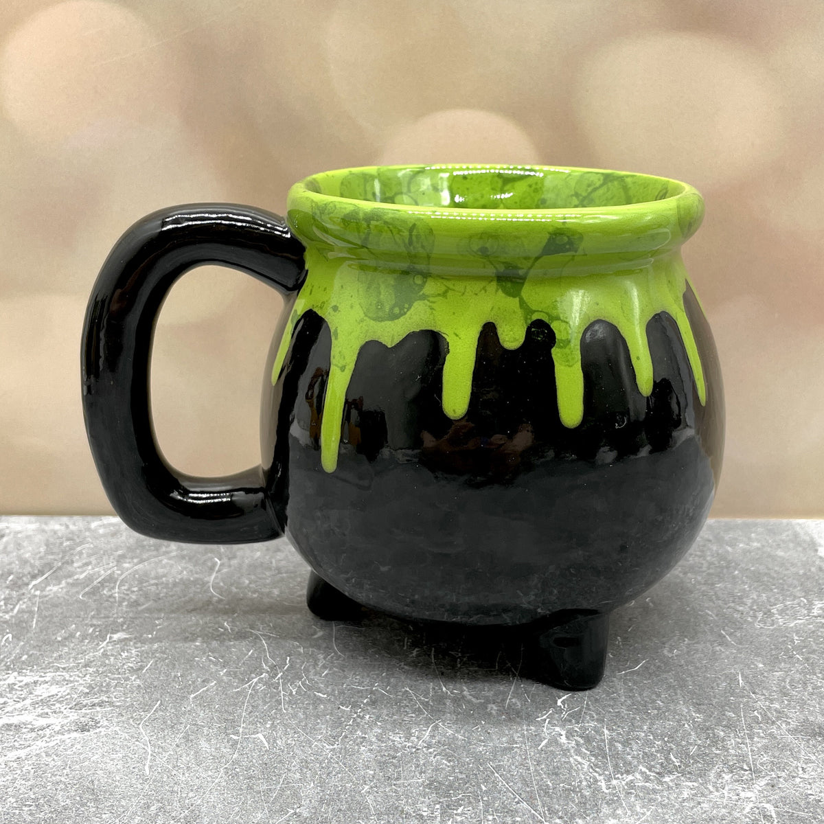 Cauldron Mug Green with Bubbles