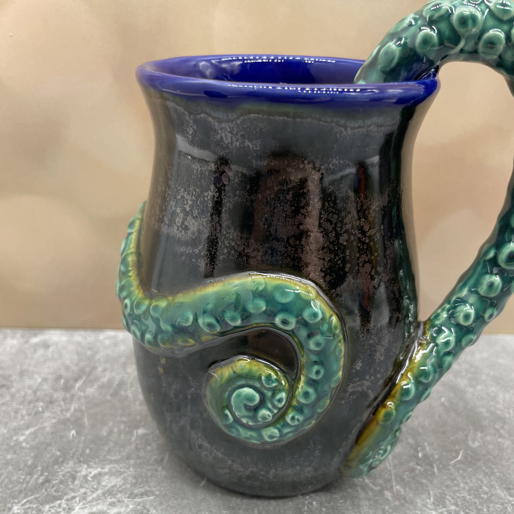 Tentacle Mug - Metalic Black + Sea Green