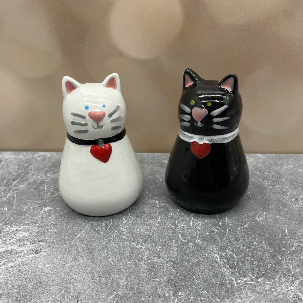 Salt &amp; Pepper Shakers - Cats