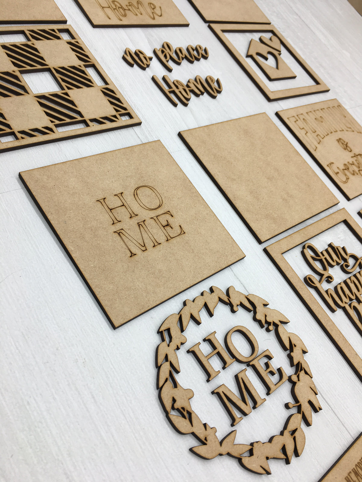 DIY Wooden Interchangeable Mini Signs - Tons of Options!